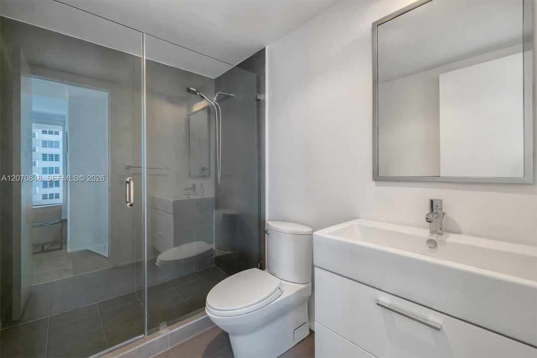 Guest Bath 2