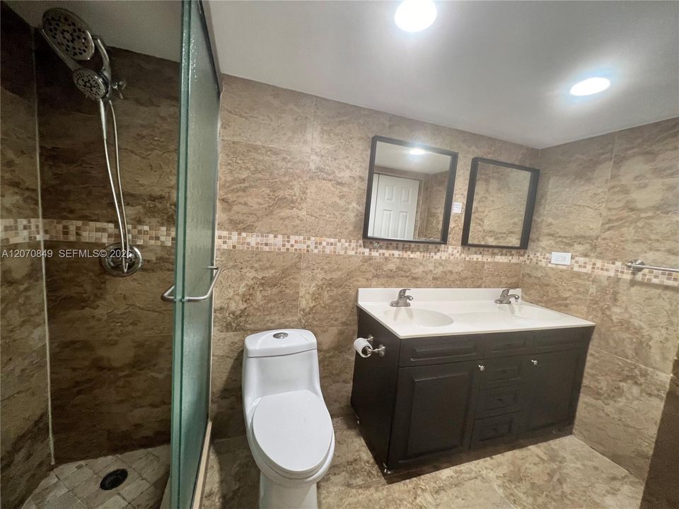 For Rent: $2,100 (2 beds, 1 baths, 750 Square Feet)