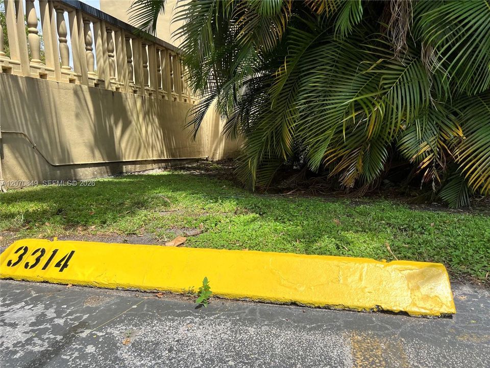 For Rent: $2,100 (2 beds, 1 baths, 750 Square Feet)