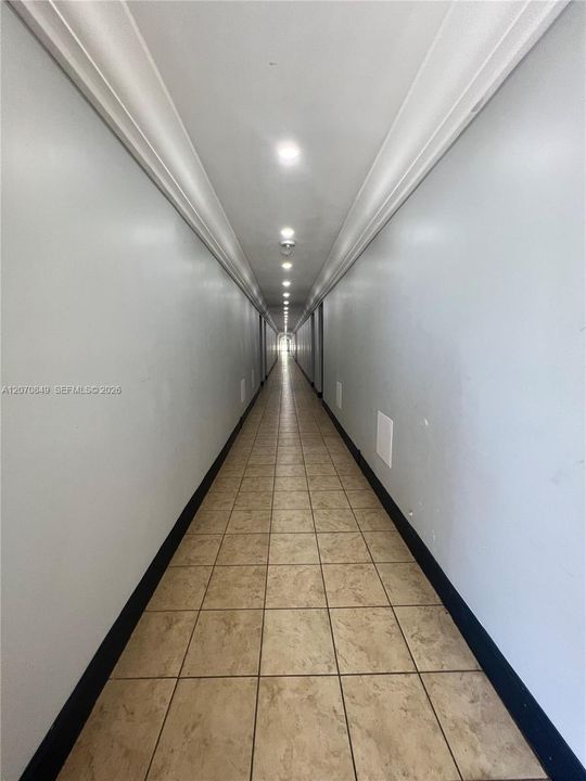For Rent: $2,100 (2 beds, 1 baths, 750 Square Feet)