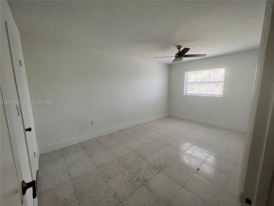 For Rent: $2,100 (2 beds, 1 baths, 750 Square Feet)