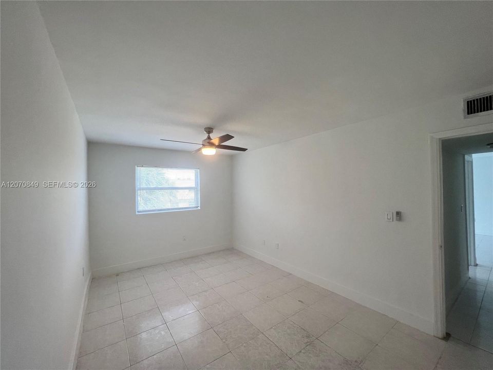 For Rent: $2,100 (2 beds, 1 baths, 750 Square Feet)