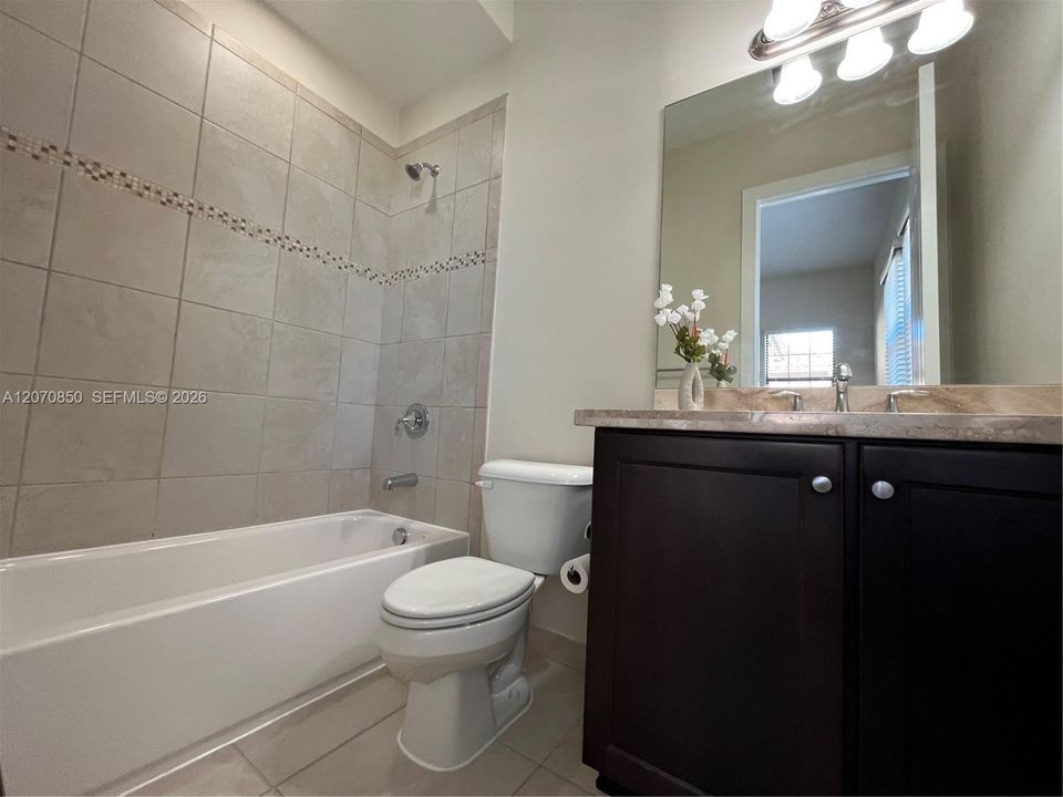 For Sale: $2,290,000 (5 beds, 7 baths, 5188 Square Feet)