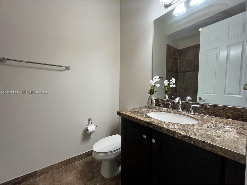 For Sale: $2,290,000 (5 beds, 7 baths, 5188 Square Feet)