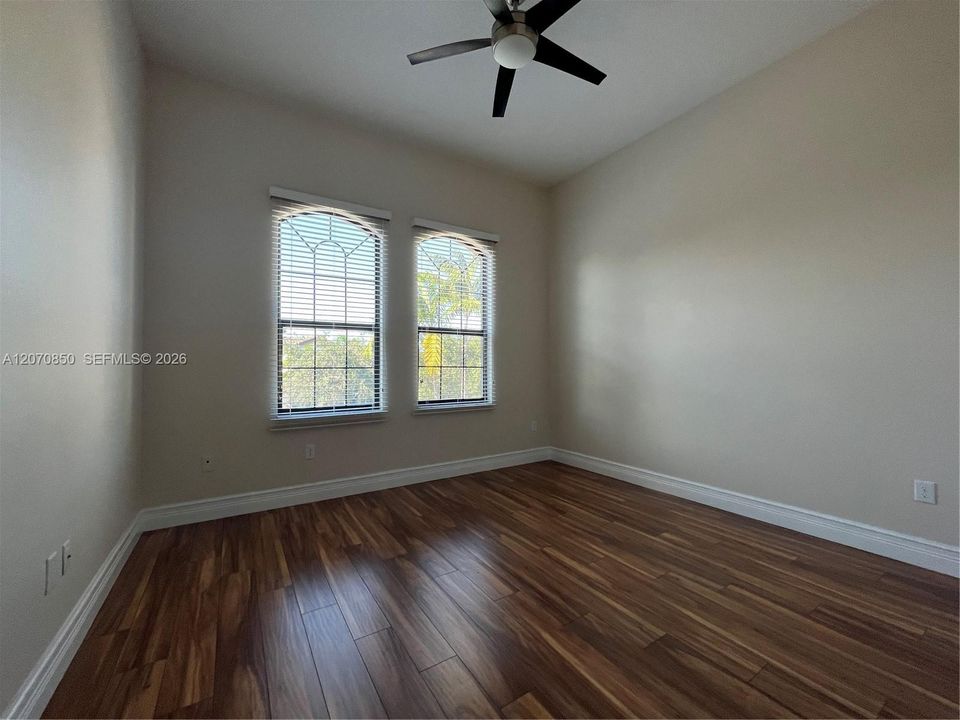 For Sale: $2,290,000 (5 beds, 7 baths, 5188 Square Feet)
