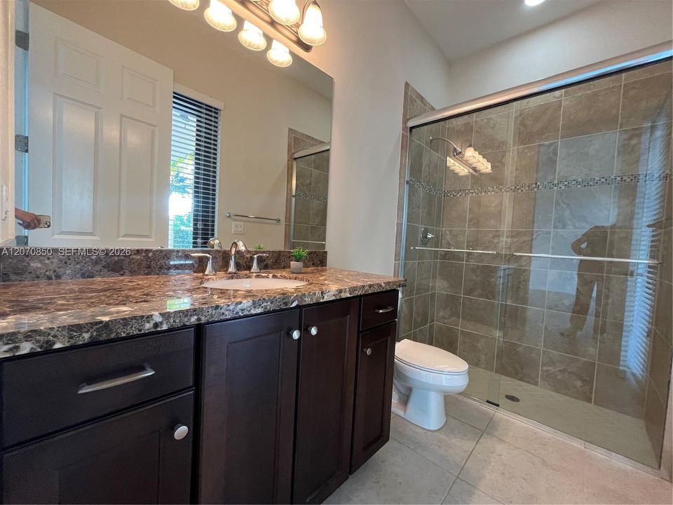 For Sale: $2,290,000 (5 beds, 7 baths, 5188 Square Feet)