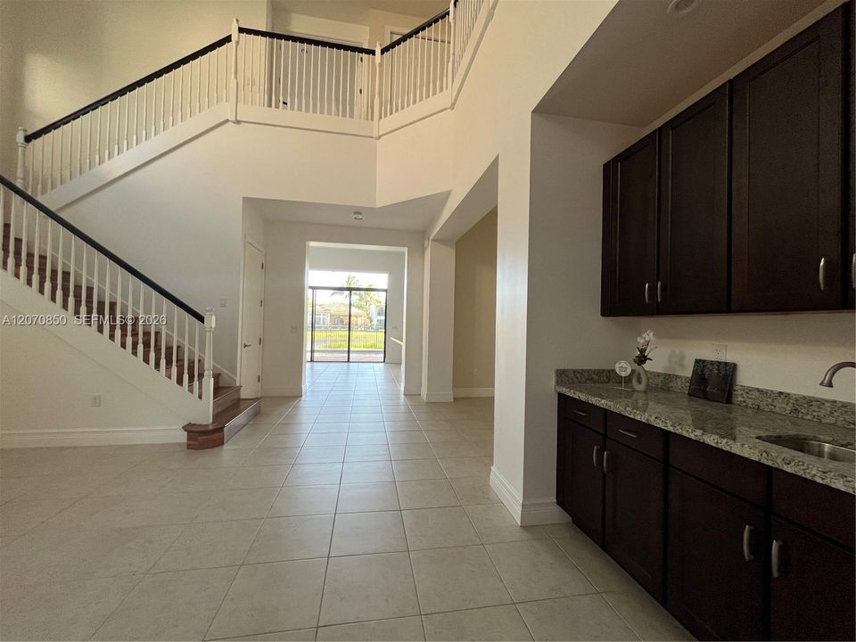 For Sale: $2,290,000 (5 beds, 7 baths, 5188 Square Feet)