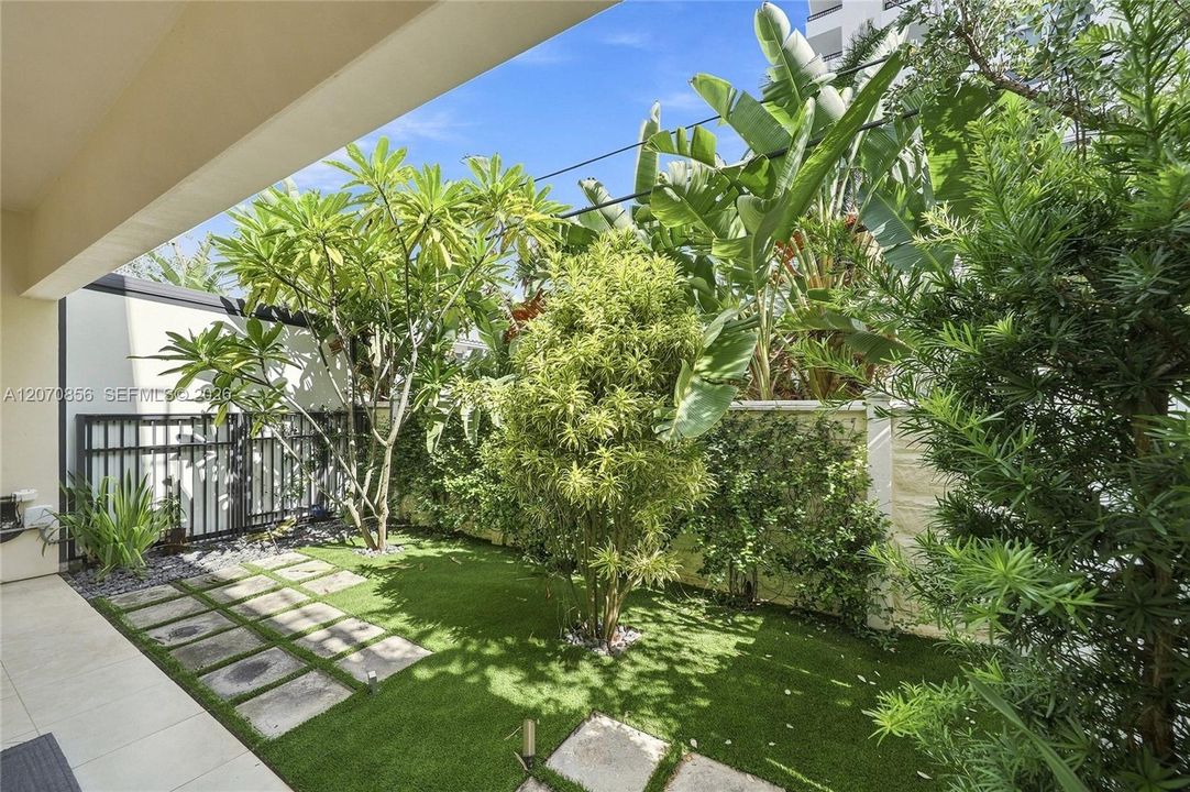 For Rent: $7,000 (3 beds, 2 baths, 2216 Square Feet)