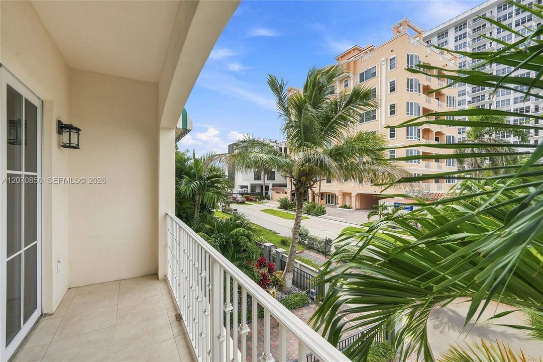 For Rent: $7,000 (3 beds, 2 baths, 2216 Square Feet)