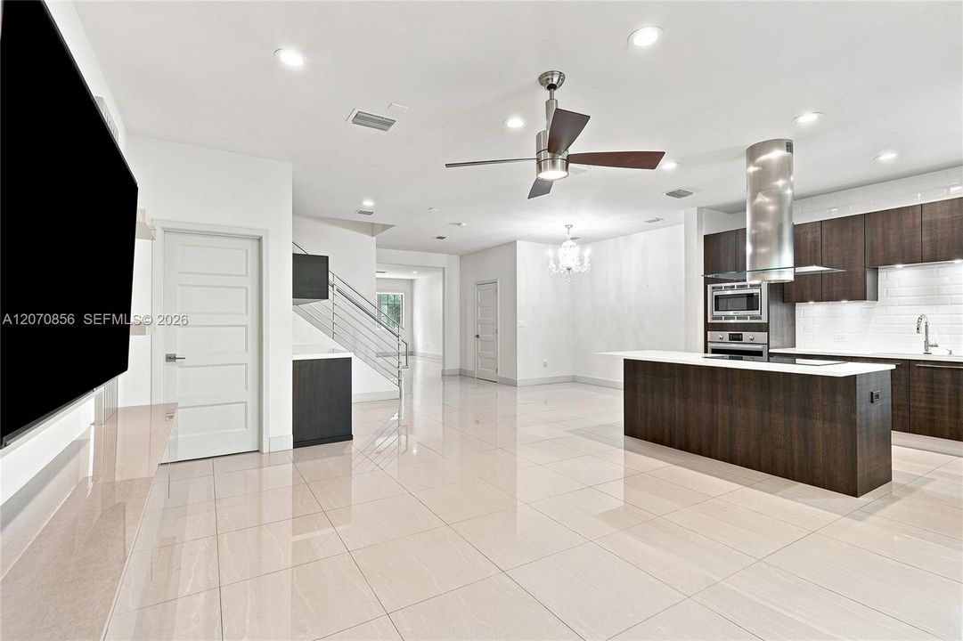 For Rent: $7,000 (3 beds, 2 baths, 2216 Square Feet)