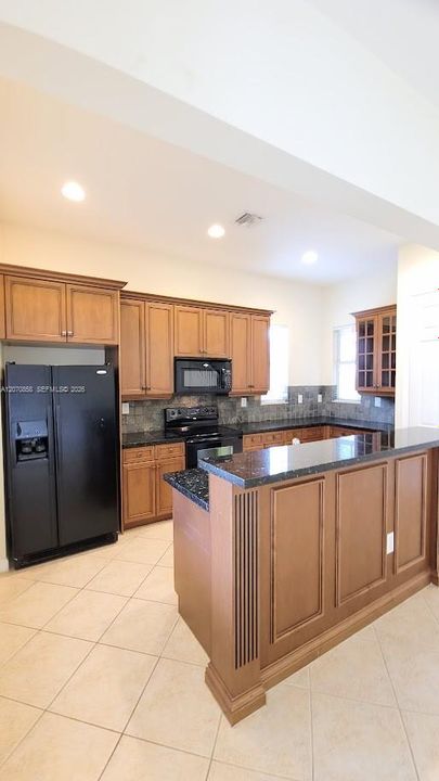 For Sale: $540,000 (3 beds, 2 baths, 2118 Square Feet)