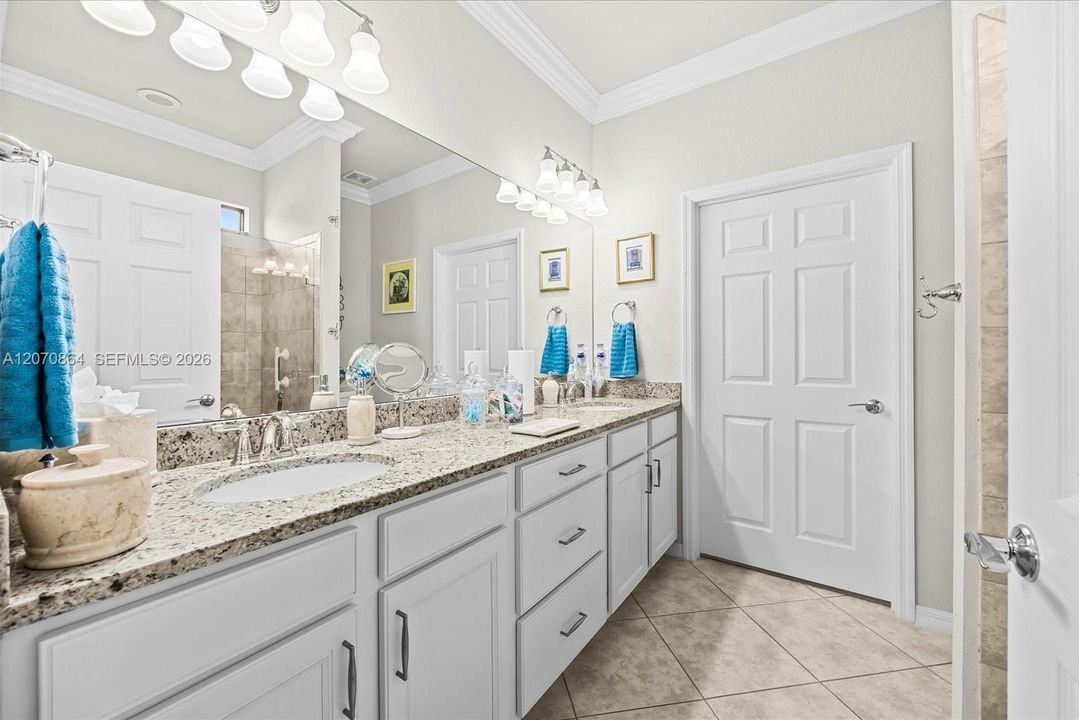 For Sale: $519,000 (2 beds, 2 baths, 1432 Square Feet)
