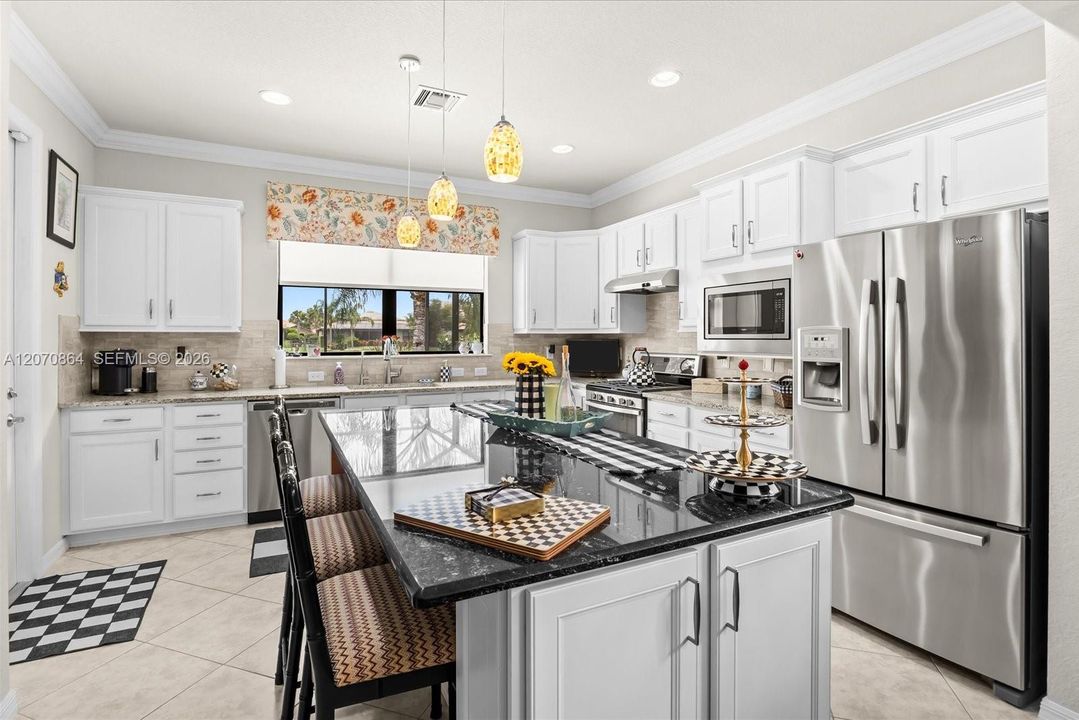 For Sale: $519,000 (2 beds, 2 baths, 1432 Square Feet)