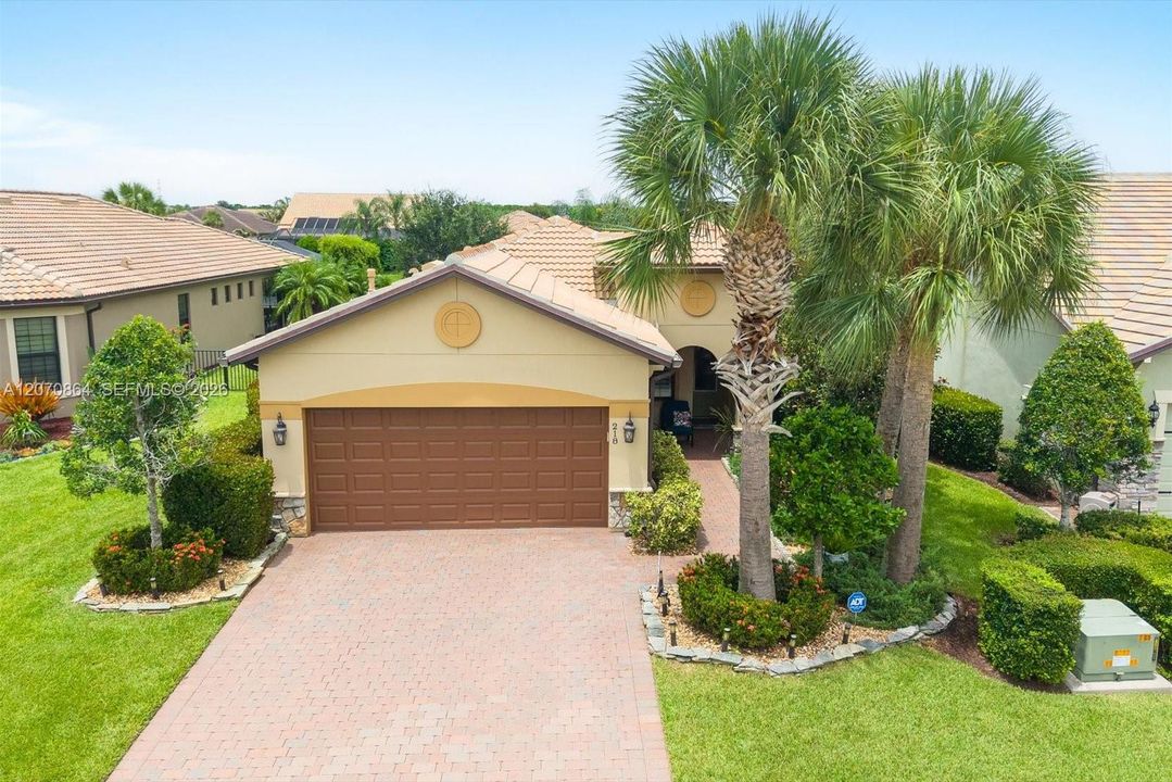 For Sale: $519,000 (2 beds, 2 baths, 1432 Square Feet)