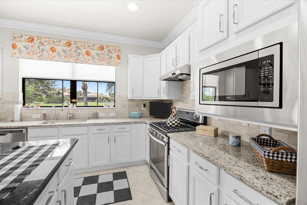 For Sale: $519,000 (2 beds, 2 baths, 1432 Square Feet)