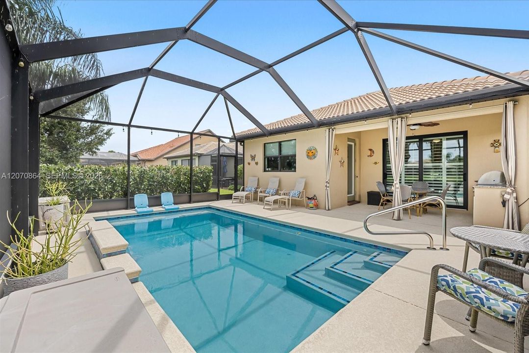 For Sale: $519,000 (2 beds, 2 baths, 1432 Square Feet)