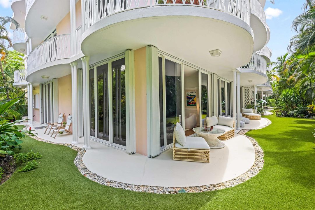 Corner Covered Loggia