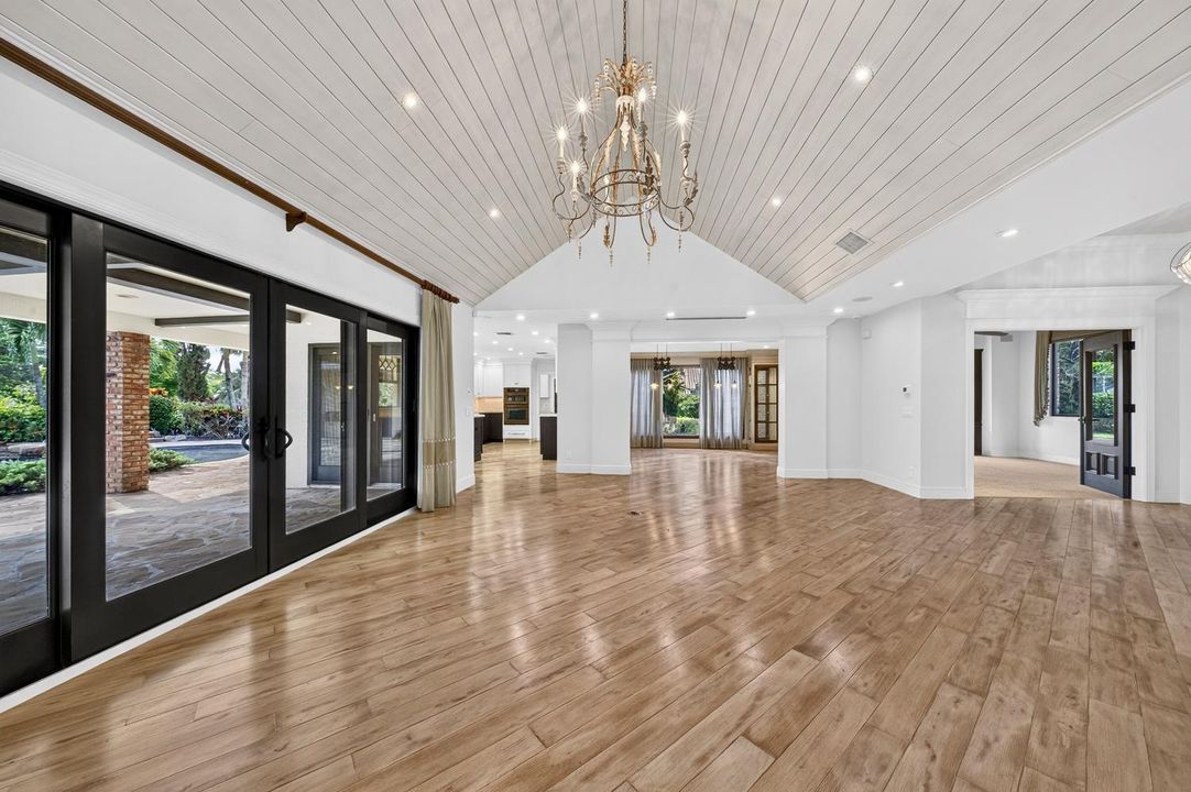 016-019-Living Room-1500x999
