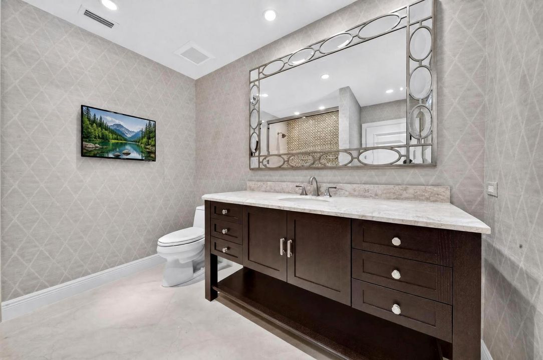 053-013-Ensuite Bathroom for-1500x996