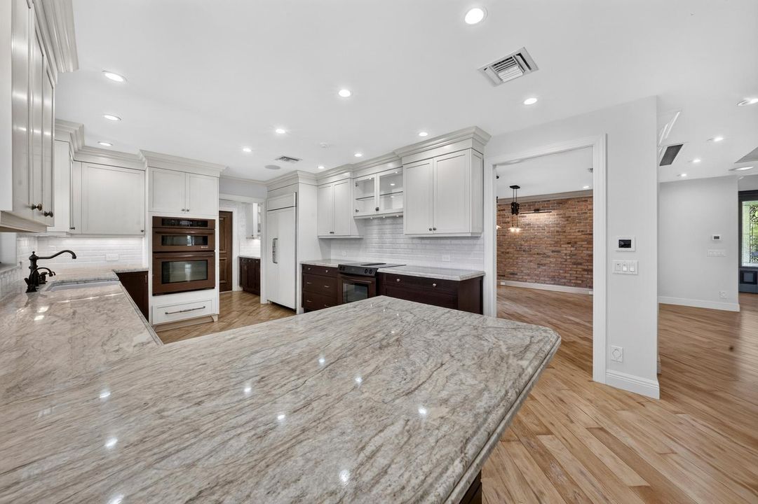026-058-KitchenBreakfast-1500x1000