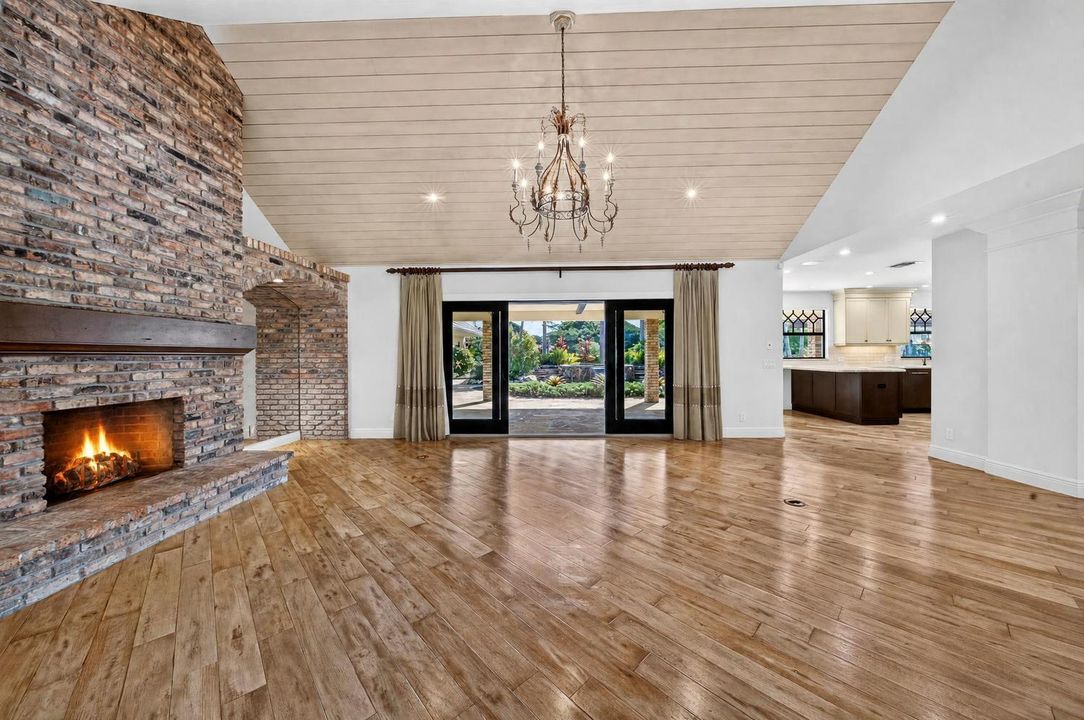 018-033-Living Room-1500x996