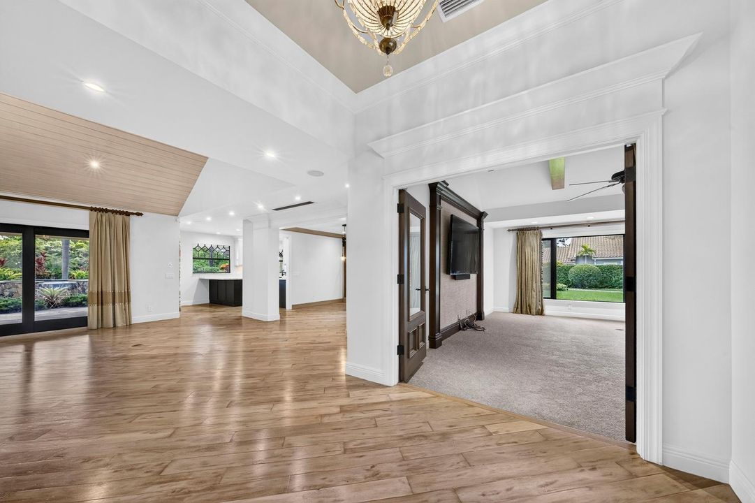 011-084-Foyer-1500x1000