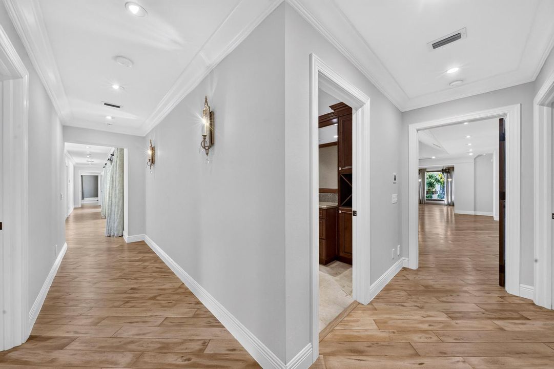 044-107-Hallway-1500x1000