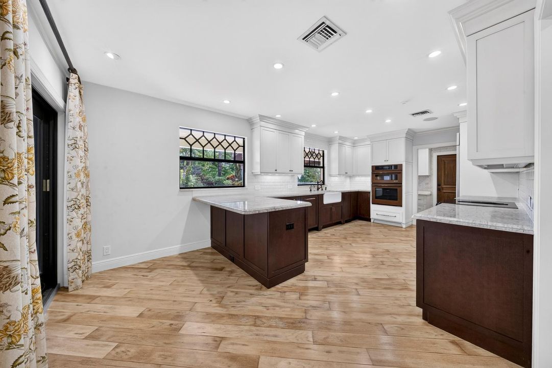 025-024-KitchenBreakfast-1500x1000