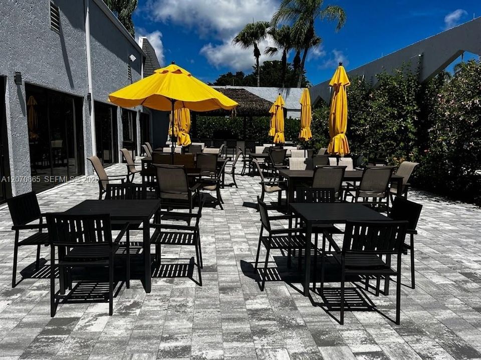 出租: $2,300 (2 贝兹, 2 浴室, 1070 平方英尺)