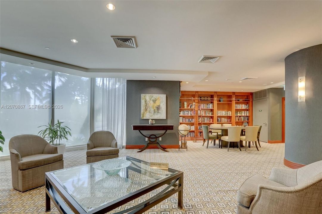 En Venta: $888,000 (3 camas, 2 baños, 2640 Pies cuadrados)