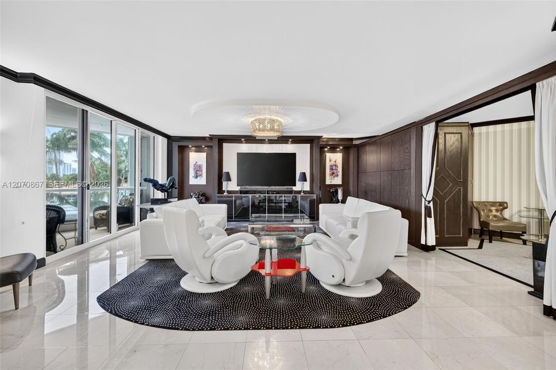 En Venta: $888,000 (3 camas, 2 baños, 2640 Pies cuadrados)