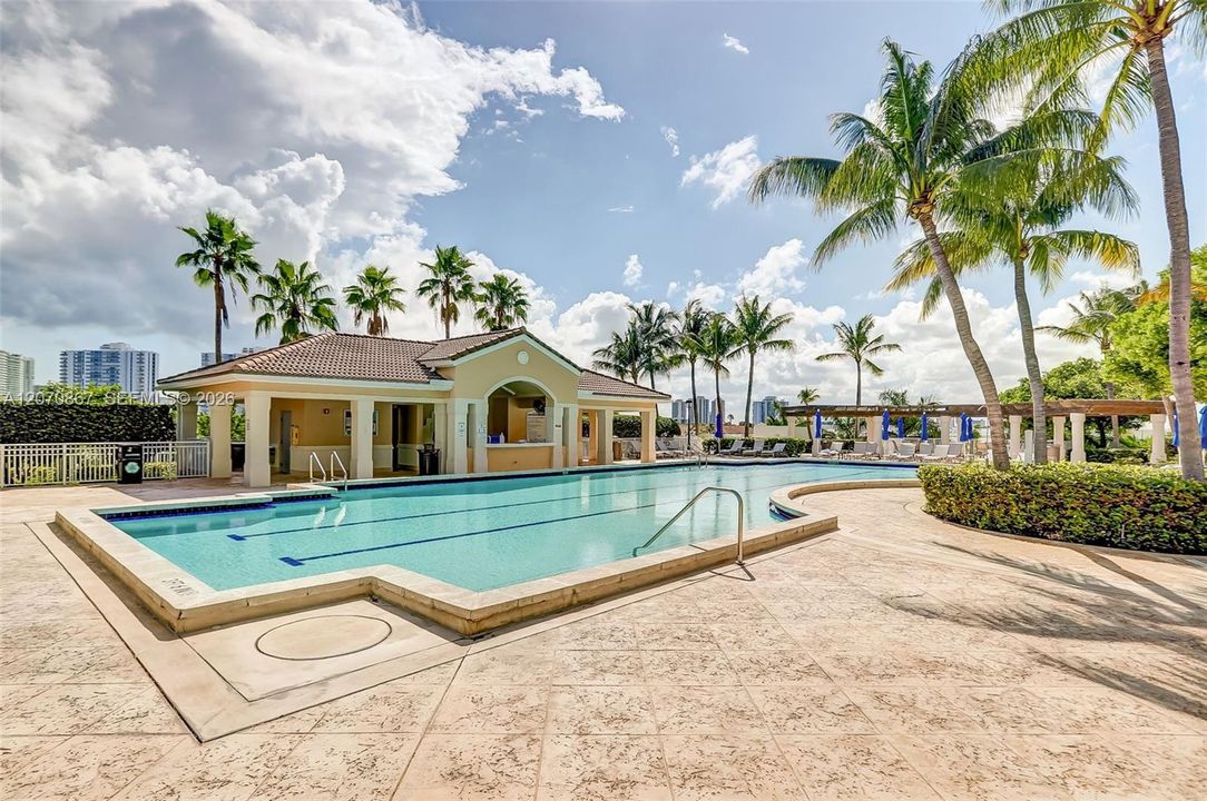 En Venta: $888,000 (3 camas, 2 baños, 2640 Pies cuadrados)