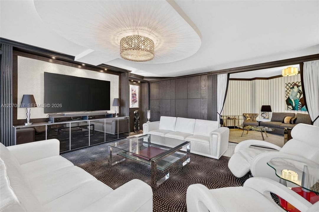 En Venta: $888,000 (3 camas, 2 baños, 2640 Pies cuadrados)