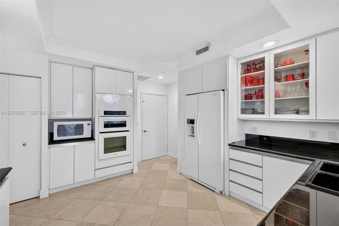 En Venta: $888,000 (3 camas, 2 baños, 2640 Pies cuadrados)