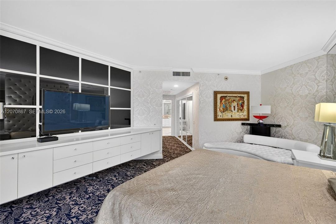 En Venta: $888,000 (3 camas, 2 baños, 2640 Pies cuadrados)