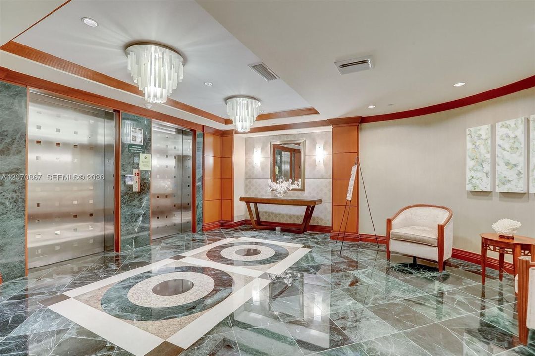 En Venta: $888,000 (3 camas, 2 baños, 2640 Pies cuadrados)