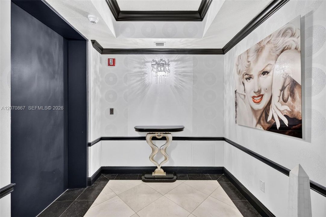 En Venta: $888,000 (3 camas, 2 baños, 2640 Pies cuadrados)