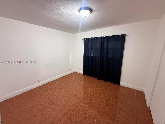 For Rent: $3,100 (3 beds, 1 baths, 2249 Square Feet)
