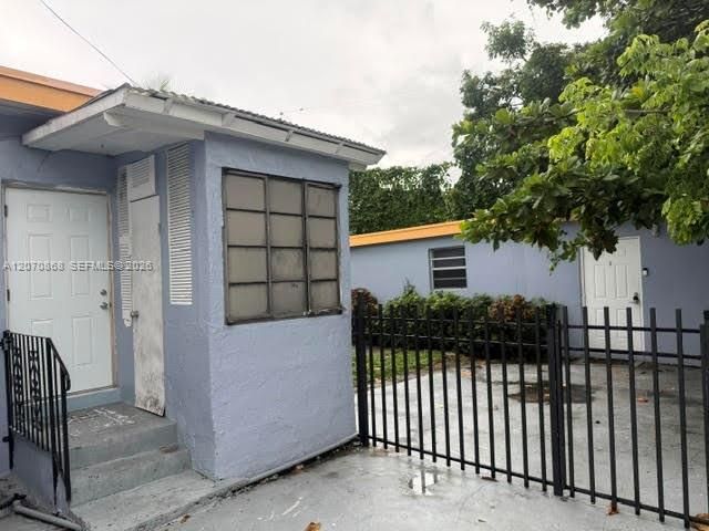 For Rent: $3,100 (3 beds, 1 baths, 2249 Square Feet)