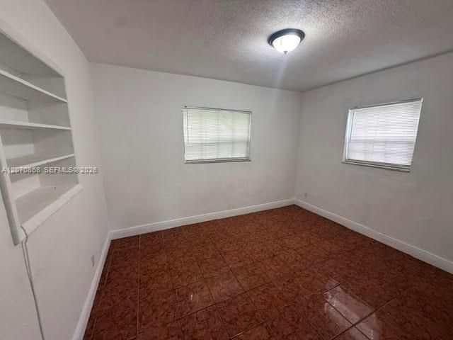 For Rent: $3,100 (3 beds, 1 baths, 2249 Square Feet)
