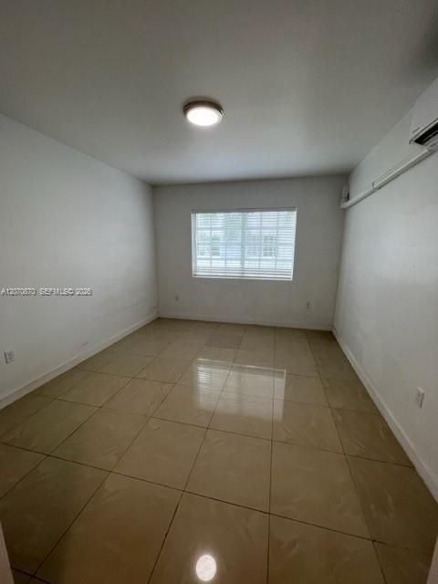 For Rent: $2,000 (1 beds, 1 baths, 800 Square Feet)