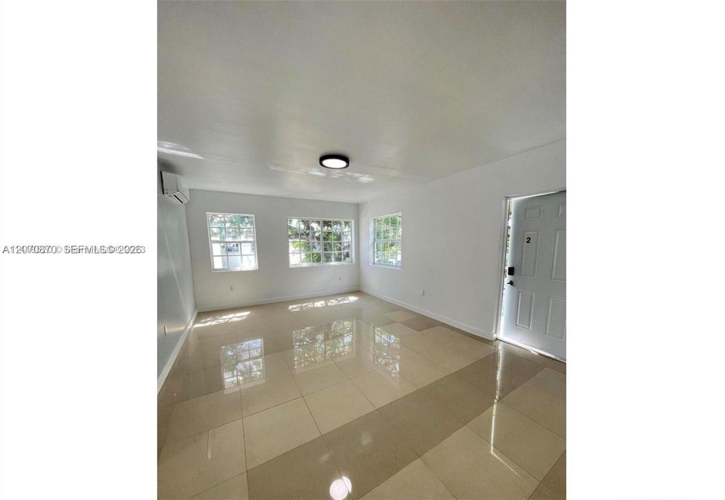 For Rent: $2,000 (1 beds, 1 baths, 800 Square Feet)