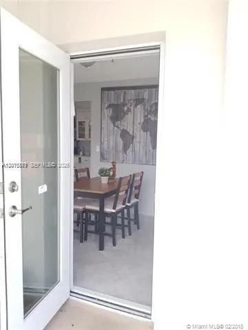 En Renta: $2,350 (2 camas, 2 baños, 1140 Pies cuadrados)