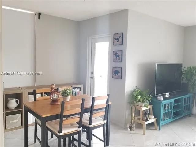 En Renta: $2,350 (2 camas, 2 baños, 1140 Pies cuadrados)