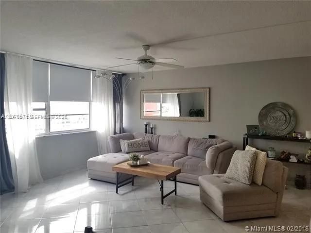 En Renta: $2,350 (2 camas, 2 baños, 1140 Pies cuadrados)