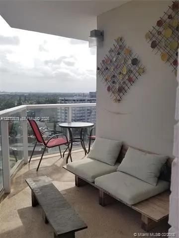 En Renta: $2,350 (2 camas, 2 baños, 1140 Pies cuadrados)