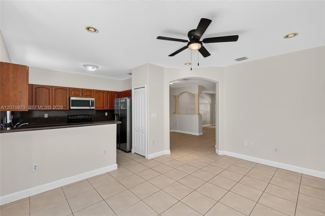 For Sale: $540,000 (3 beds, 2 baths, 1899 Square Feet)