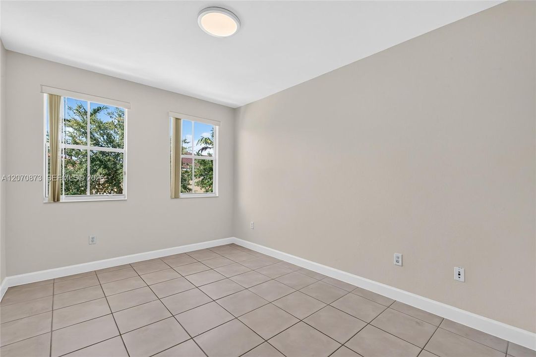 For Sale: $540,000 (3 beds, 2 baths, 1899 Square Feet)
