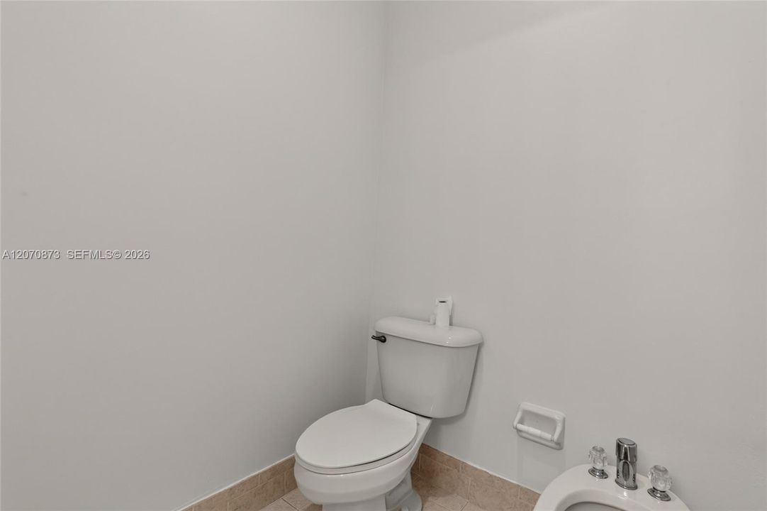 For Sale: $540,000 (3 beds, 2 baths, 1899 Square Feet)