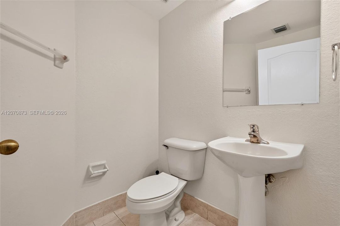 For Sale: $540,000 (3 beds, 2 baths, 1899 Square Feet)